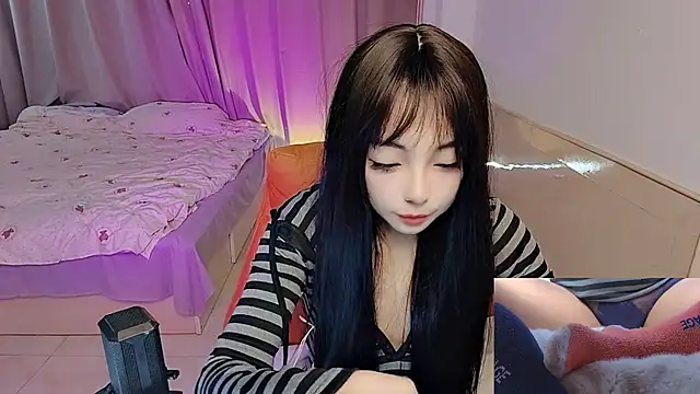 Snapshot of Song_99 chatting on 10-23-25, 04:23 Song 99 online show from 10-23-25, 04:23