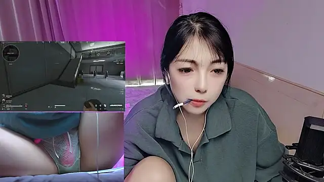 Snapshot of Song_99 chatting on 12-15-25, 04:28 Song 99 online show from 12-15-25, 04:28