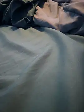 luiriv04 online show from 02-01-25, 06:21