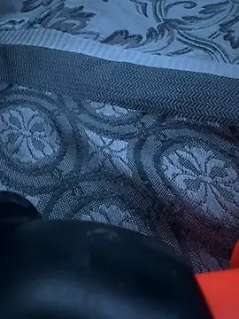 luiriv04 online show from 02-28-25, 04:21