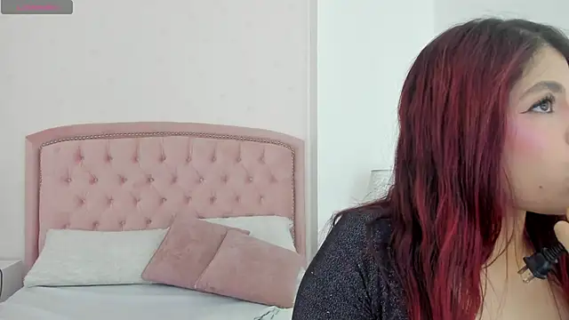 Kendall  Fox online show from 11-27-25, 06:26