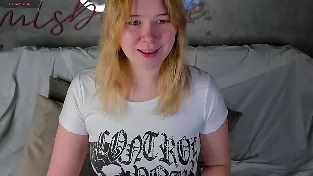 Snapshot of Amy_Kimberlly chatting on 09-21-25, 12:01 Amy Kimberlly online show from 09-21-25, 12:01