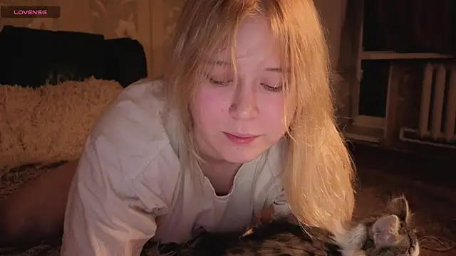 Snapshot of Amy_Kimberlly chatting on 10-17-25, 12:19 Amy Kimberlly online show from 10-17-25, 12:19