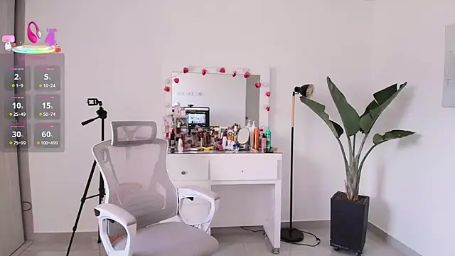 LairaScott online show from 03-11-26, 09:43