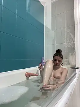 bunnythetailor online show from 02-03-25, 05:40