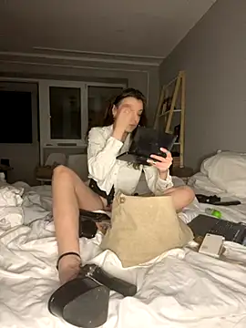 bunnythetailor online show from 11-03-25, 11:37