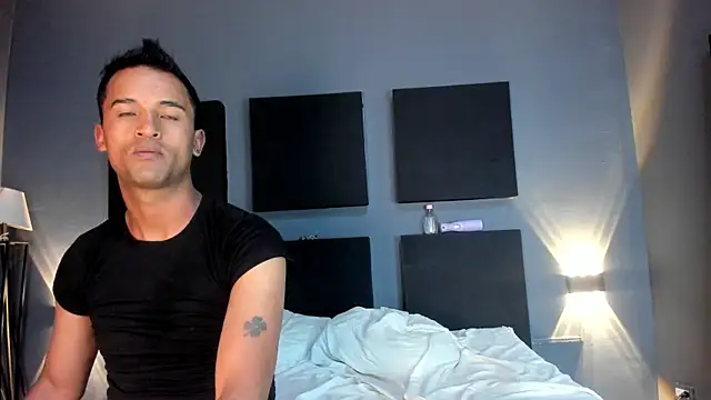 Nikki and Mayk online show from 09-16-25, 04:02