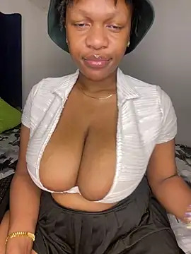 Boneca25 online show from 10-12-25, 06:07