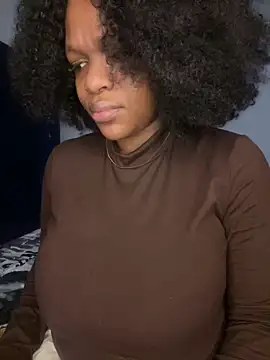 Boneca25 online show from 10-25-25, 09:06