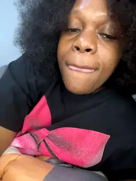 Boneca25 online show from 12-22-25, 10:23