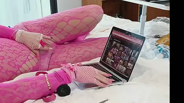 Snapshot of Cucked_Sissy_Bitch chatting on 03-28-26, 03:39 Cucked Sissy Bitch online show from 03-28-26, 03:39