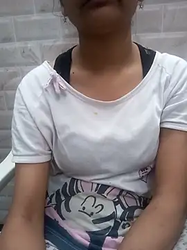 Snapshot of Tanu-00 chatting on 02-24-25, 06:15 Tanu-00 online show from 02-24-25, 06:15