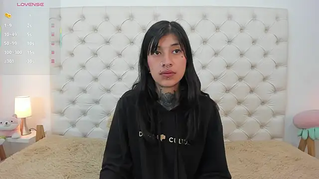 Snapshot of esmeralda06 chatting on 09-20-25, 03:46 esmeralda06 online show from 09-20-25, 03:46