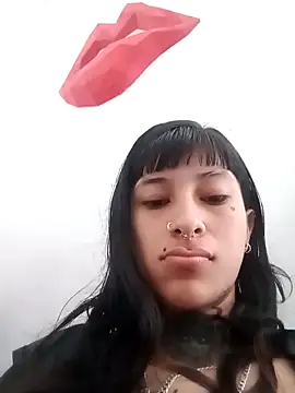 Snapshot of esmeralda06 chatting on 10-07-25, 02:47 esmeralda06 online show from 10-07-25, 02:47