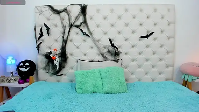 Snapshot of esmeralda06 chatting on 10-28-25, 03:25 esmeralda06 online show from 10-28-25, 03:25