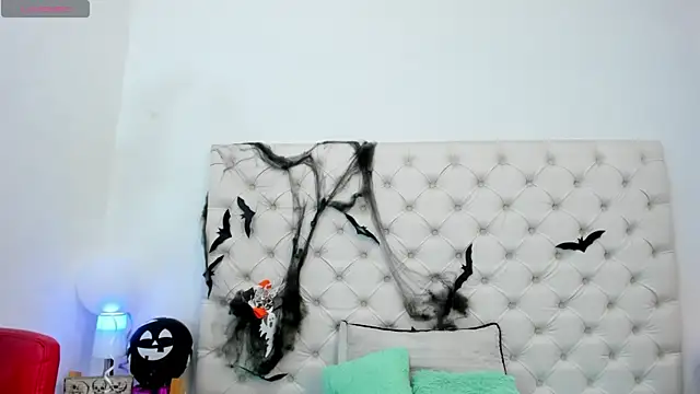 Snapshot of esmeralda06 chatting on 10-30-25, 03:24 esmeralda06 online show from 10-30-25, 03:24