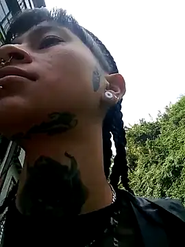 Snapshot of esmeralda06 chatting on 11-21-25, 02:27 esmeralda06 online show from 11-21-25, 02:27