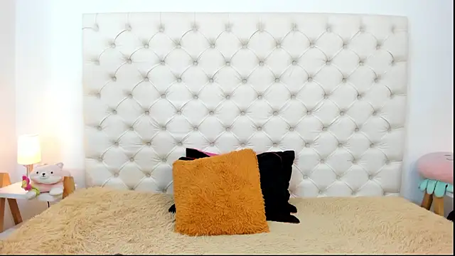 Snapshot of esmeralda06 chatting on 12-02-25, 02:23 esmeralda06 online show from 12-02-25, 02:23