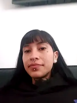 Snapshot of esmeralda06 chatting on 12-04-25, 03:10 esmeralda06 online show from 12-04-25, 03:10