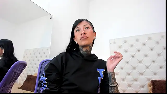 esmeralda06 online show from 04-20-26, 12:19