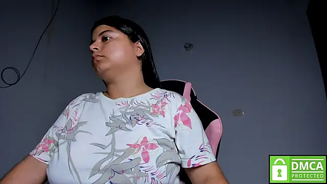 Snapshot of Little_Shaara chatting on 12-19-25, 09:16 Little Shaara online show from 12-19-25, 09:16