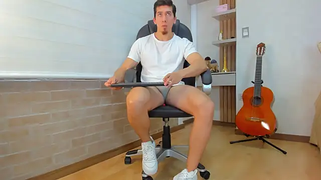 Tombarden online show from 03-12-26, 07:42