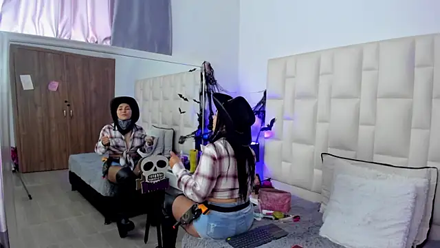 Ariana rouse online show from 10-31-25, 04:41