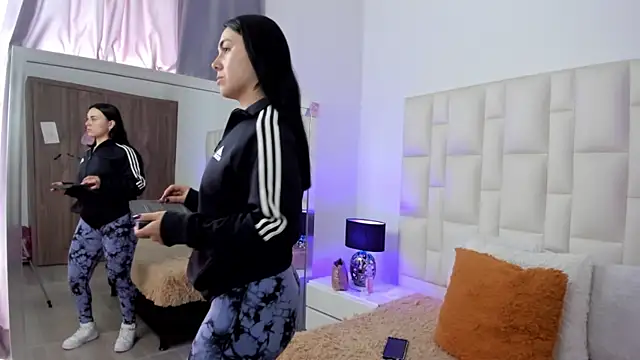 Ariana rouse online show from 01-08-26, 04:42