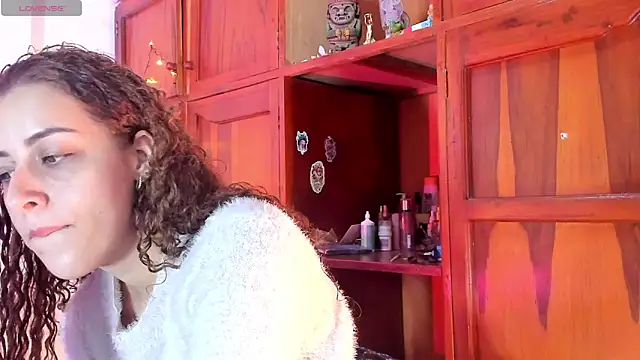 Isangel  online show from 12-18-25, 03:45