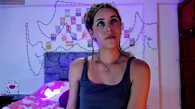 Isangel  online show from 04-23-26, 02:35