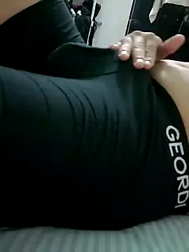 Snapshot of pdesangr chatting on 02-14-25, 01:18 pdesangr online show from 02-14-25, 01:18