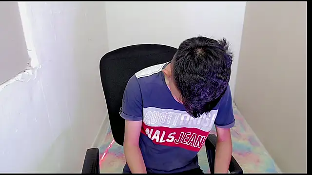 Snapshot of Alexxx_lov chatting on 02-26-25, 12:36 Alexxx lov online show from 02-26-25, 12:36