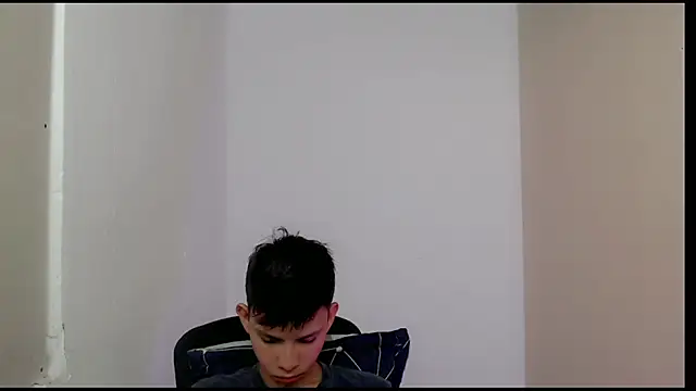 Snapshot of Alexxx_lov chatting on 03-13-25, 12:35 Alexxx lov online show from 03-13-25, 12:35