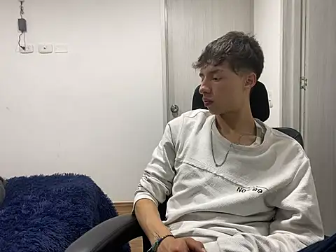 Snapshot of Juanmres chatting on 09-23-25, 06:16 Juanmres online show from 09-23-25, 06:16