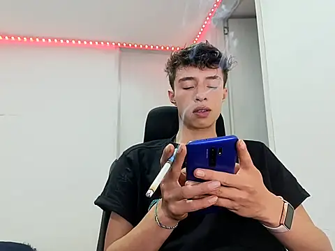 Snapshot of Juanmres chatting on 09-26-25, 11:20 Juanmres online show from 09-26-25, 11:20