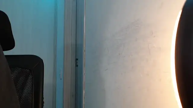 Snapshot of Juanmres chatting on 10-14-25, 09:48 Juanmres online show from 10-14-25, 09:48