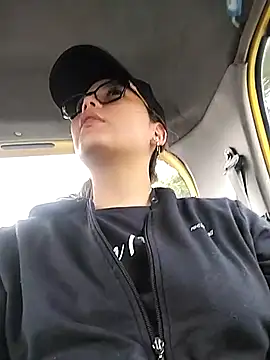 Snapshot of Vale_Saenzz chatting on 03-02-25, 03:37 Vale Saenzz online show from 03-02-25, 03:37