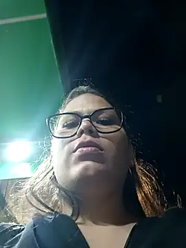 Snapshot of Vale_Saenzz chatting on 03-10-25, 01:23 Vale Saenzz online show from 03-10-25, 01:23