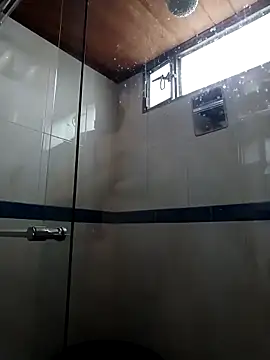 Snapshot of Vale_Saenzz chatting on 03-18-25, 08:48 Vale Saenzz online show from 03-18-25, 08:48