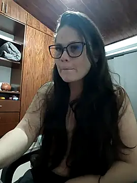 Snapshot of Vale_Saenzz chatting on 03-23-25, 03:10 Vale Saenzz online show from 03-23-25, 03:10