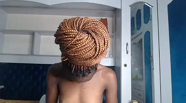 Snapshot of YoungDiva69 chatting on 01-31-25, 01:33 YoungDiva69 online show from 01-31-25, 01:33