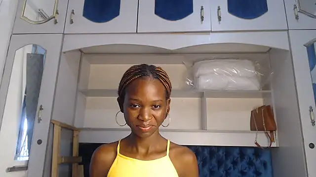 Snapshot of YoungDiva69 chatting on 02-06-25, 07:24 YoungDiva69 online show from 02-06-25, 07:24