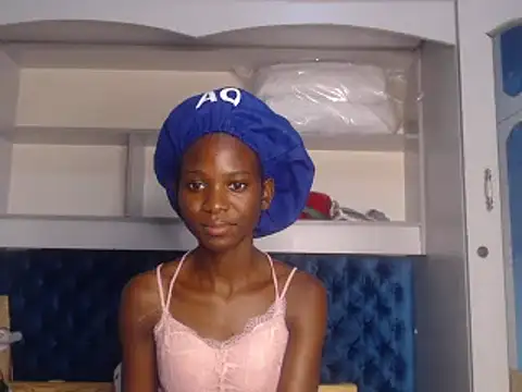 Snapshot of YoungDiva69 chatting on 02-19-25, 03:38 YoungDiva69 online show from 02-19-25, 03:38