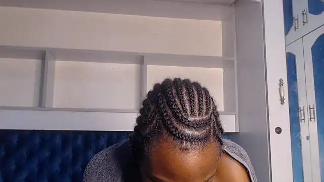 Snapshot of YoungDiva69 chatting on 02-27-25, 04:52 YoungDiva69 online show from 02-27-25, 04:52