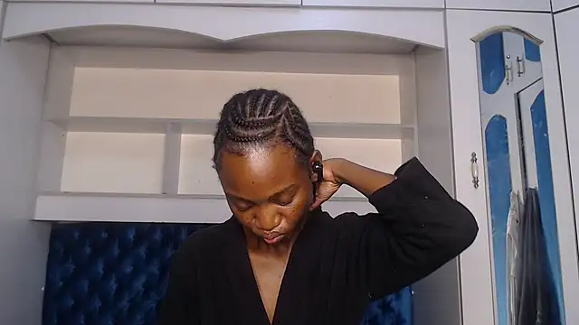 Snapshot of YoungDiva69 chatting on 02-27-25, 11:37 YoungDiva69 online show from 02-27-25, 11:37