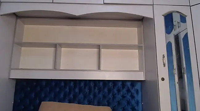 Snapshot of YoungDiva69 chatting on 03-10-25, 09:32 YoungDiva69 online show from 03-10-25, 09:32