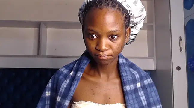 Snapshot of YoungDiva69 chatting on 03-12-25, 03:24 YoungDiva69 online show from 03-12-25, 03:24