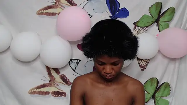 Snapshot of YoungDiva69 chatting on 09-09-25, 09:25 YoungDiva69 online show from 09-09-25, 09:25