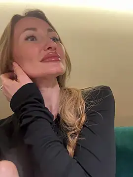 Snapshot of Sweet_Pussy2024 chatting on 02-15-25, 06:33 Sweet Pussy2024 online show from 02-15-25, 06:33