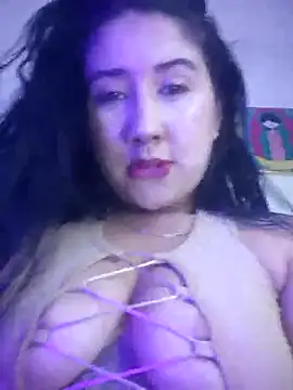 Snapshot of Tu_nubecita chatting on 02-14-25, 02:07 Tu nubecita online show from 02-14-25, 02:07